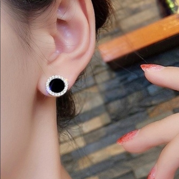 🌻3 for $20🌻 Rhinestone Stud Earrings - Picture 5 of 5